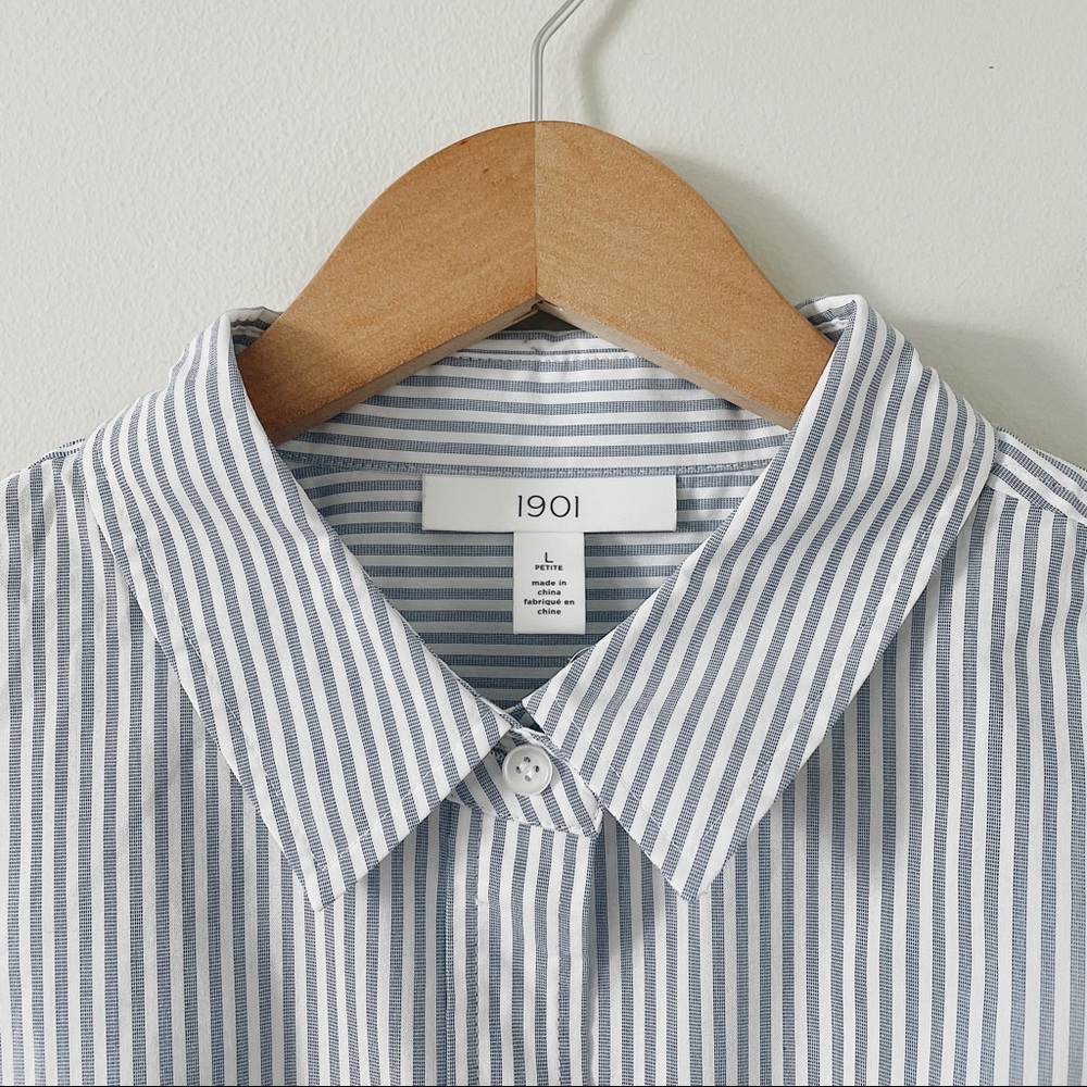 901 | Blue and White Button Up Blouse